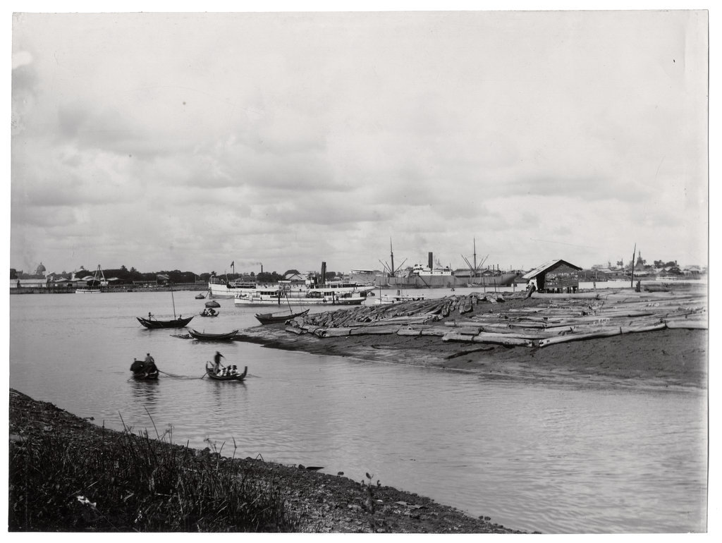 c.1910/20 PHOTO INDIA BURMA SHIPBUILDING - WATER WAY TO BUILDING YARD