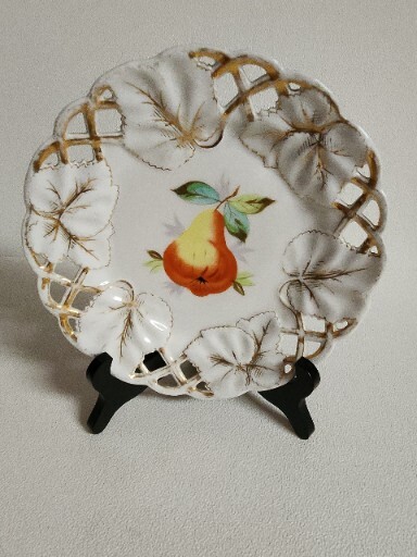 Ceramic Reticulated Pear Plate White Glazed Gold Trimmed 8\