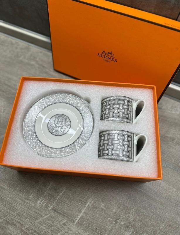 Hermes Mosaique au 24 Gray Platinum Set for 2 Coffee Saucer Tea Cup Porcelain Hermes Mosaique au 24 Gray Platinum Set for 2 Coffee Saucer Tea Cup Porcelain