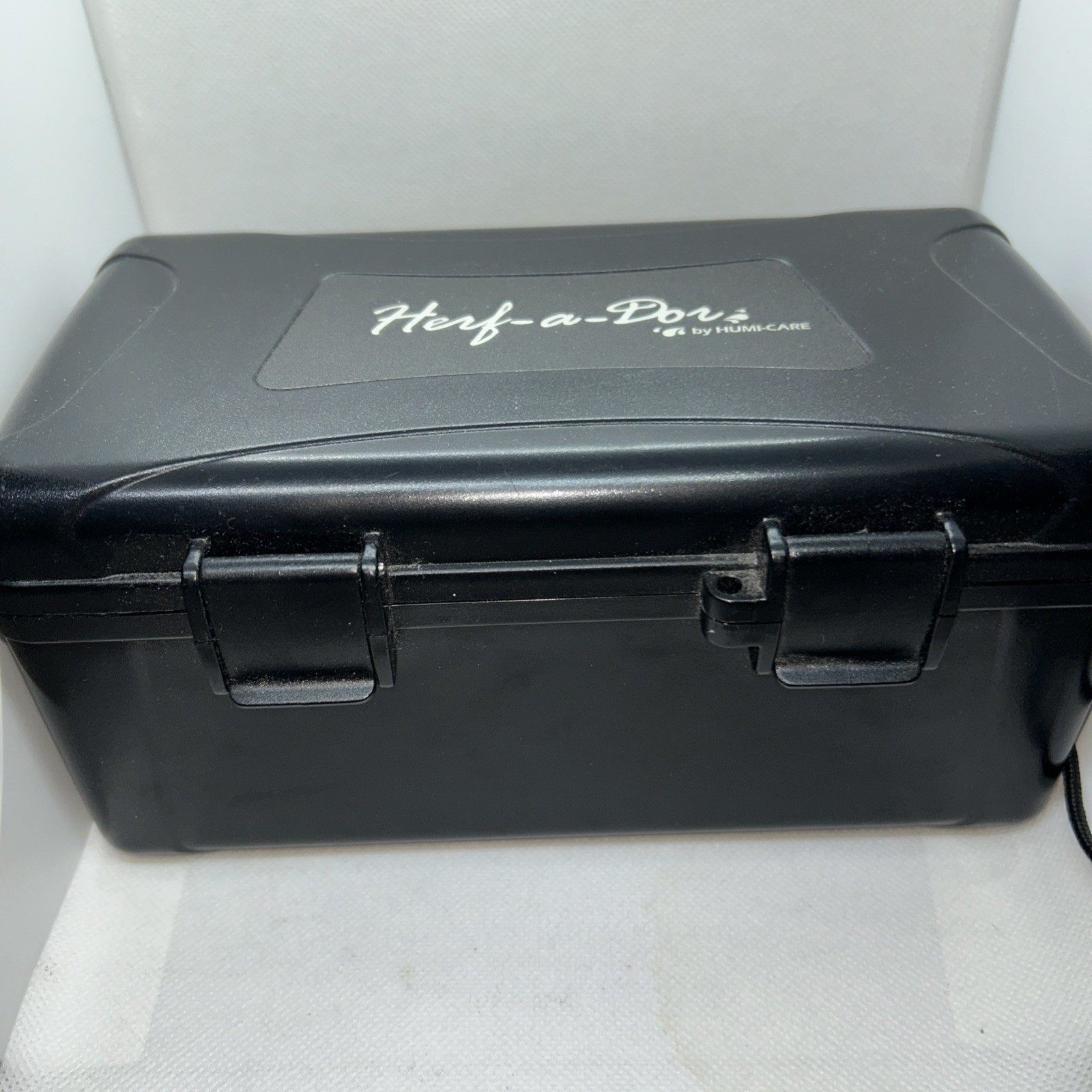 Herf a Dor X15 Cigar Travel Humidor Case - Black New Store Display Herf a Dor X15 Cigar Travel Humidor Case - Black New Store Display