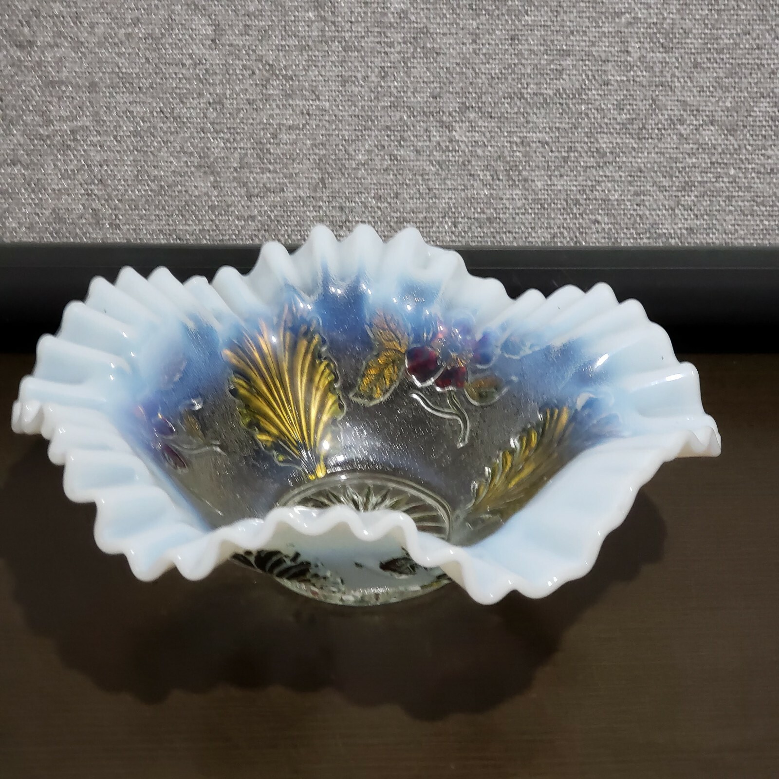 Vtg Fenton Art Glass Opalescent Ruffled Bowl Weave Leaves Floral Pattern