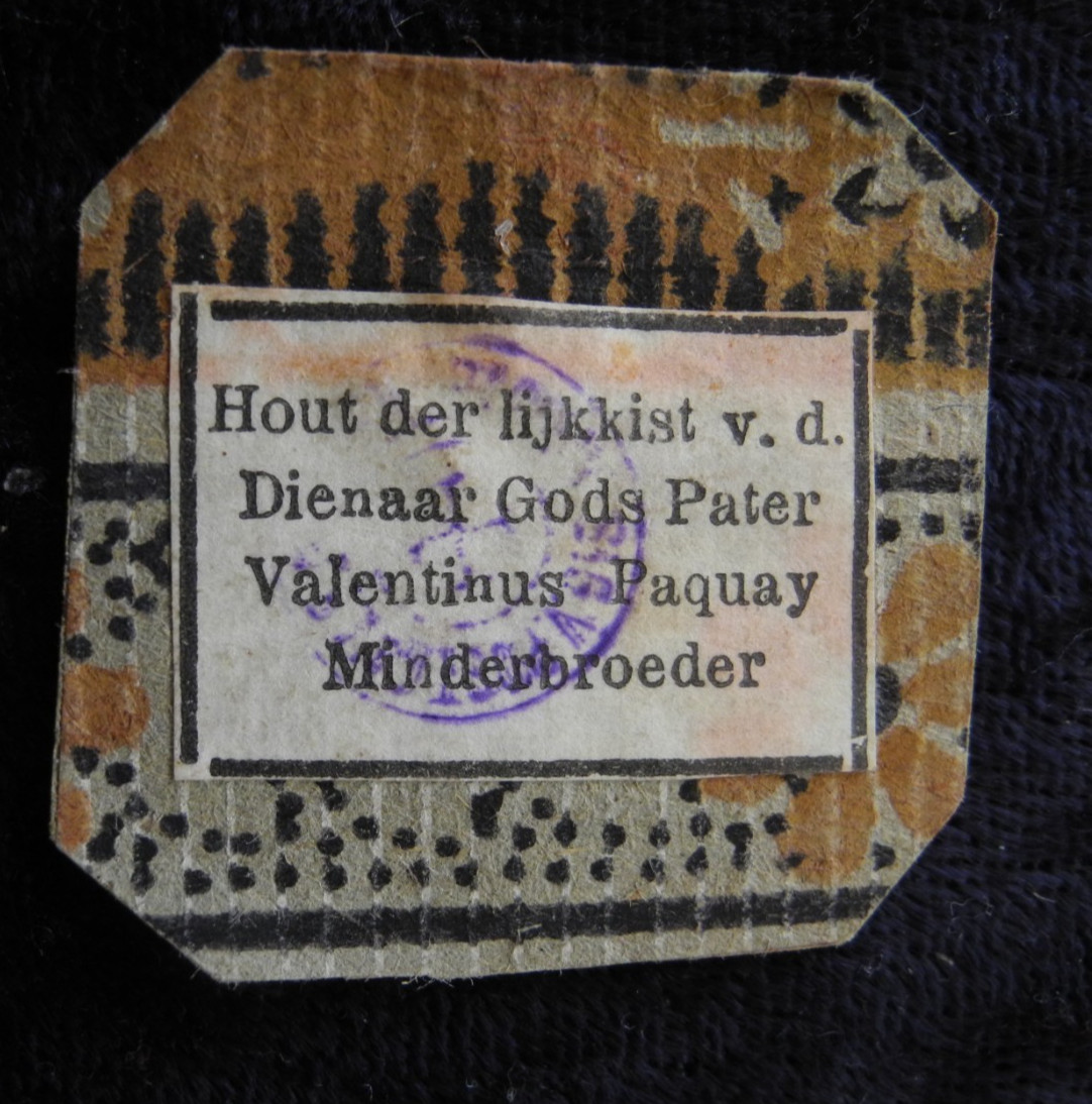 ANTIQUE DUTCH VALENTINUS PAQUAY COFFIN WOOD DEVOTIONAL RELIC PAPER WRAPPER (2)
