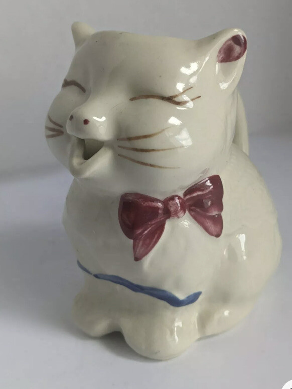 Shawnee 1950’sCeramic Puss N Boots Smiling Cat Milk Creamer Pitcher  5” USA  KK2