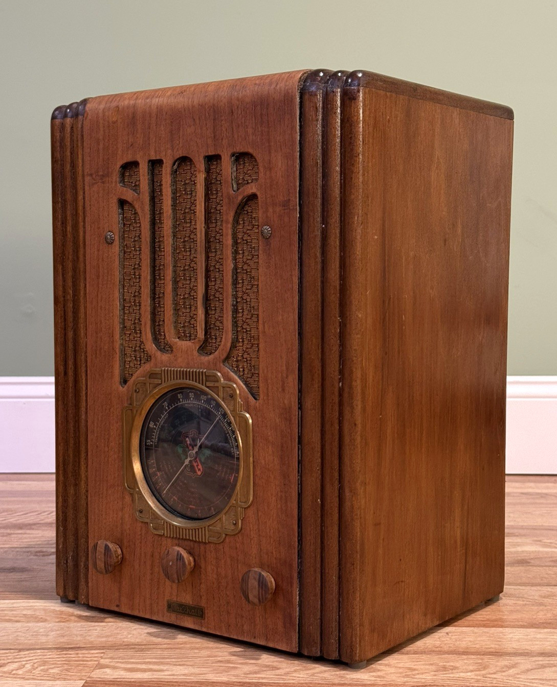 Vintage 1930s Marshall 6 Tube Radio AM / PB / SW - Tombstone Style (SEE VIDEO)