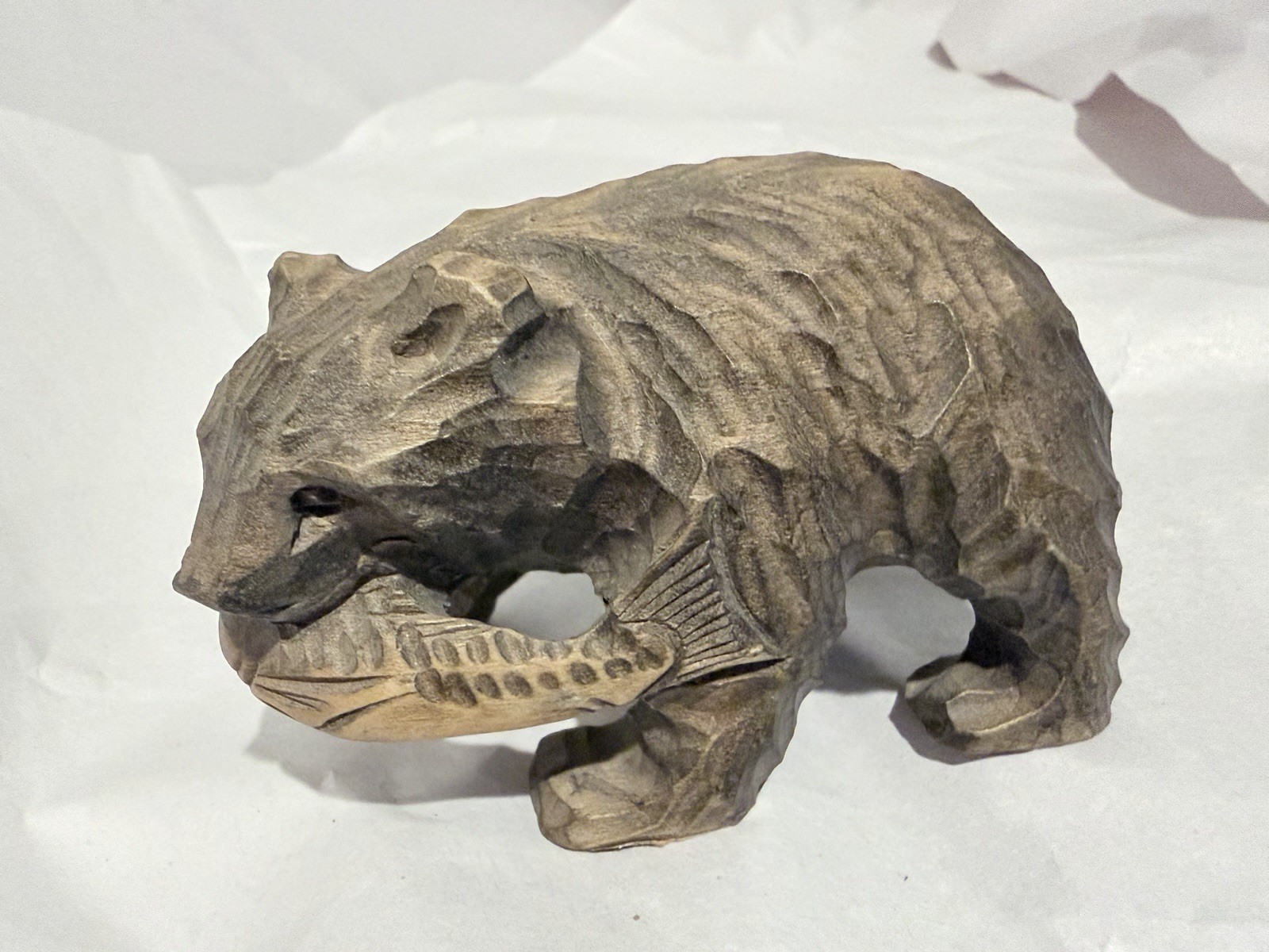 Vtg Japanese Asahikawa Mokubori Wood Carved Hokkaido Bear Salmon Small Figure