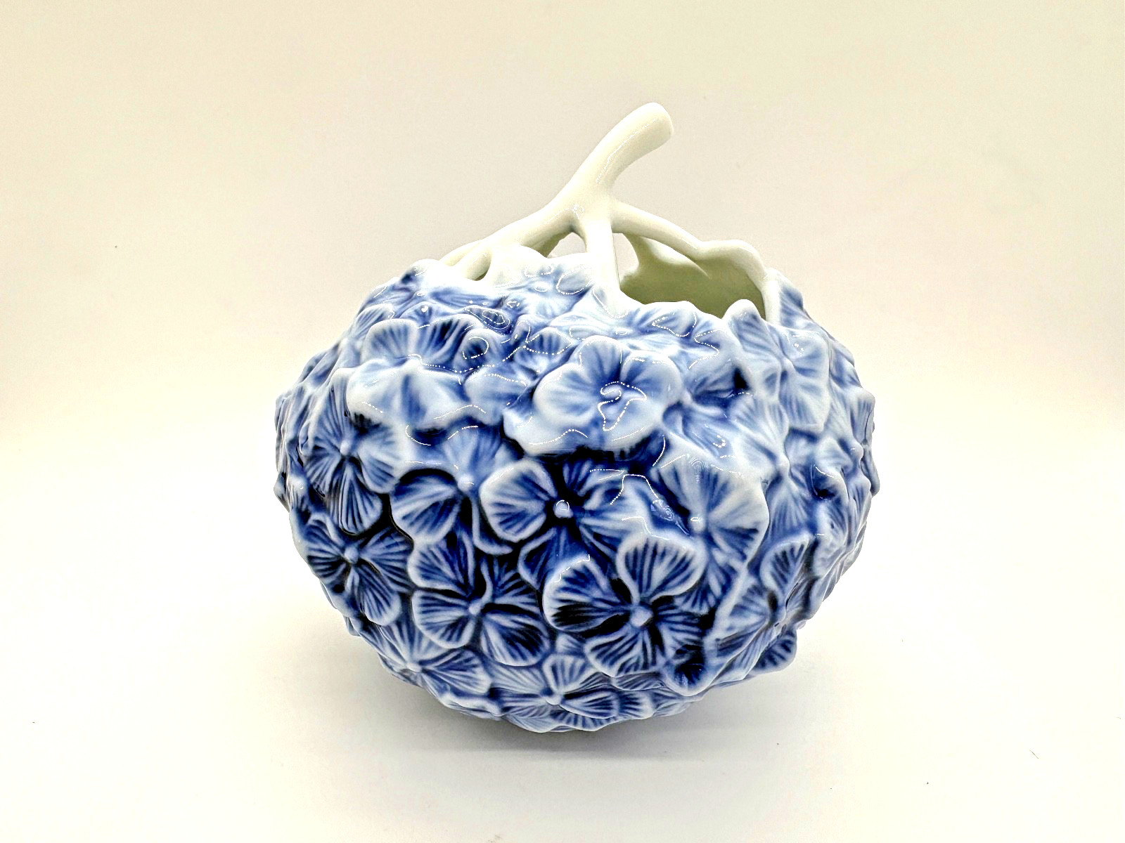 ROYAL COPENHAGEN Hydrangea Vase ~ Beautiful Blue Porcelain ~ RARE   Original Box