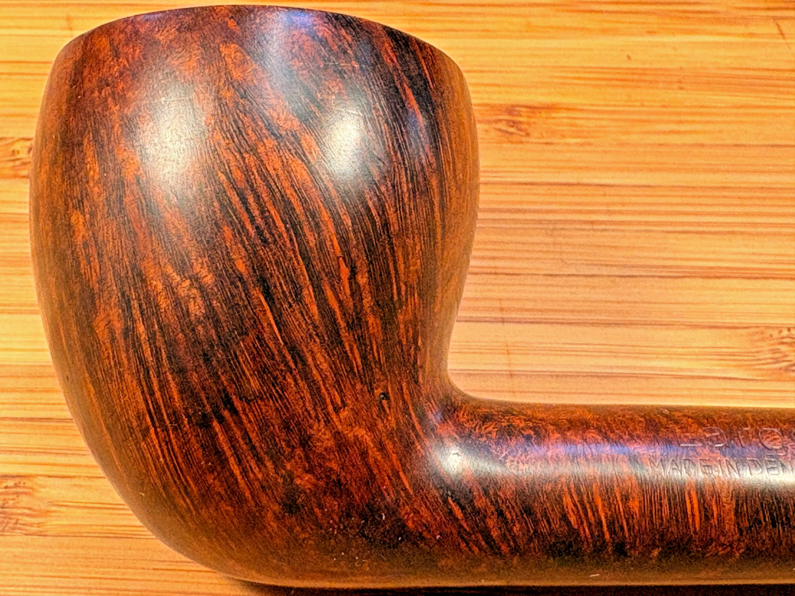 Largo by W.O. Larsen Vase Shape Pipe, Straight Grain