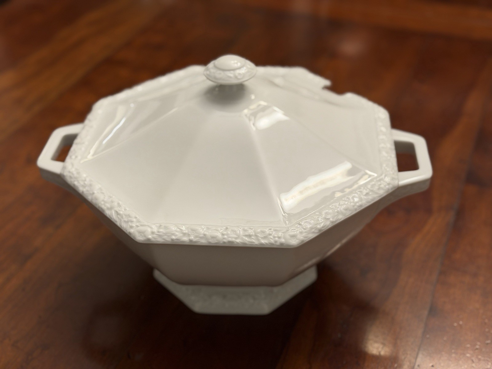 Vintage Rosenthal Maria White Large Covered Soup Tureen 12.5\