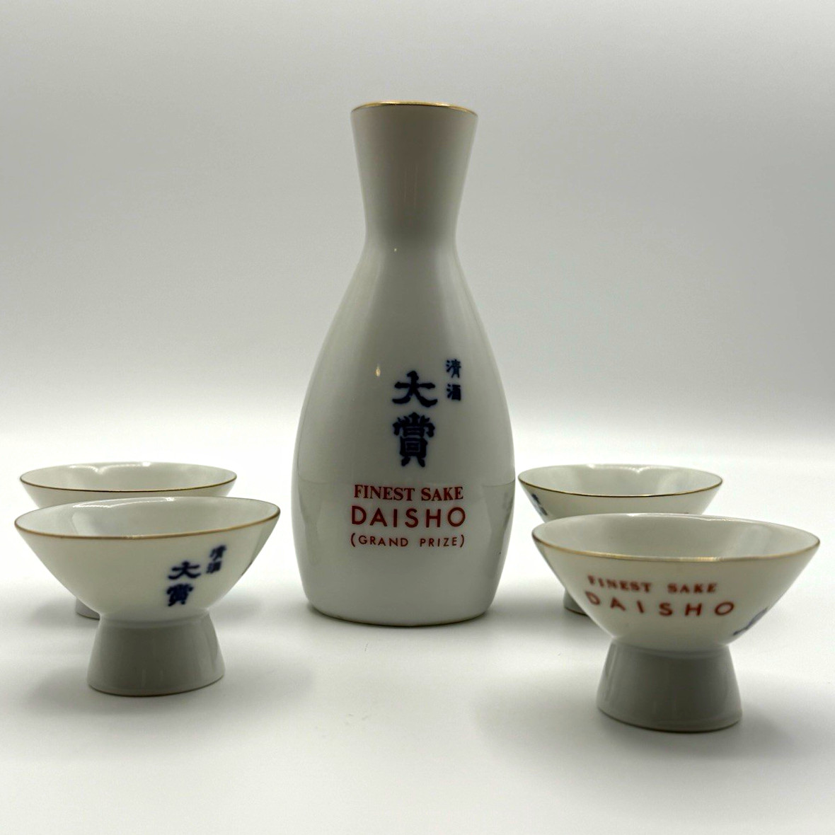 DAISHO Finest Sake Grand Prize Set Made in Japan Bottle & 4 Cups White Blue