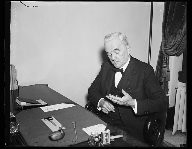 Photo:George Norris 1934 U.S. Senator at Desk Portrait