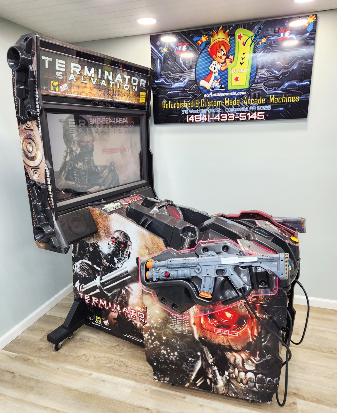 TERMINATOR SALVATION Full Size Arcade Gun Shooting Video Game Machine 42