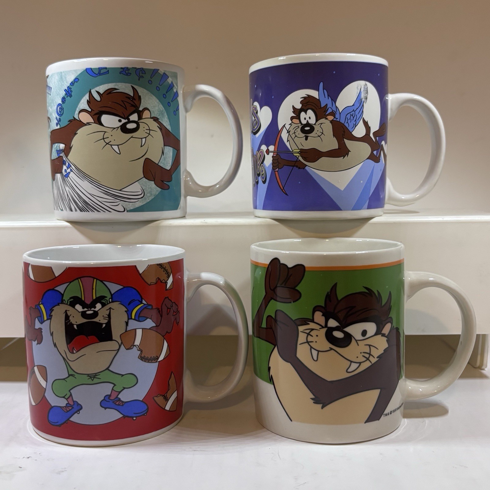 LOT OF 4 VINTAGE 1990s WARNER BROS. TASMANIAN DEVIL TAZ CERAMIC COFFEE MUGS  