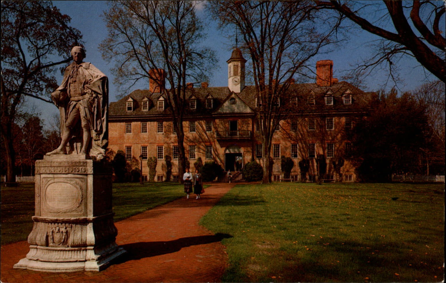 Virginia William & Mary College Wren Bldg Lord Botetourt statue  postcard sku749