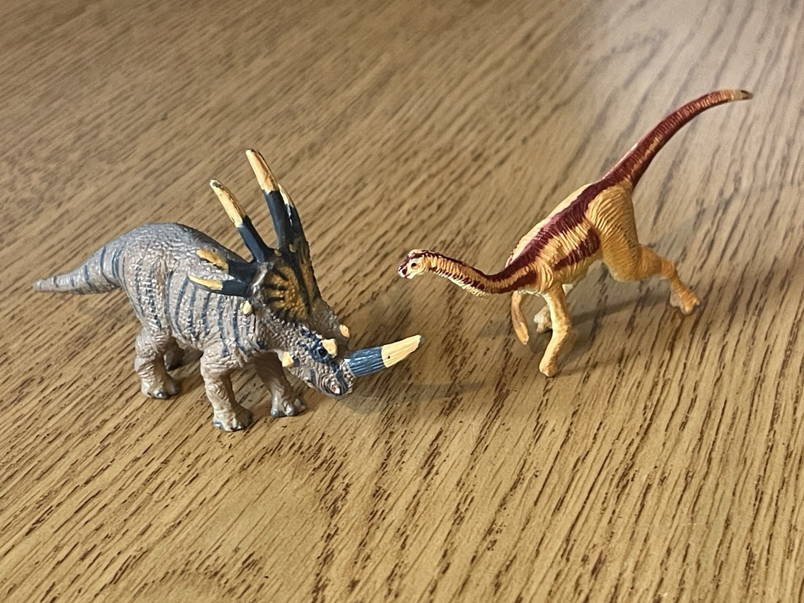 ORIGINAL Battat Mini Dinosaur Figures Lot Gallimimus and Styracosaurus ORIGINAL Battat Mini Dinosaur Figures Lot Gallimimus and Styracosaurus