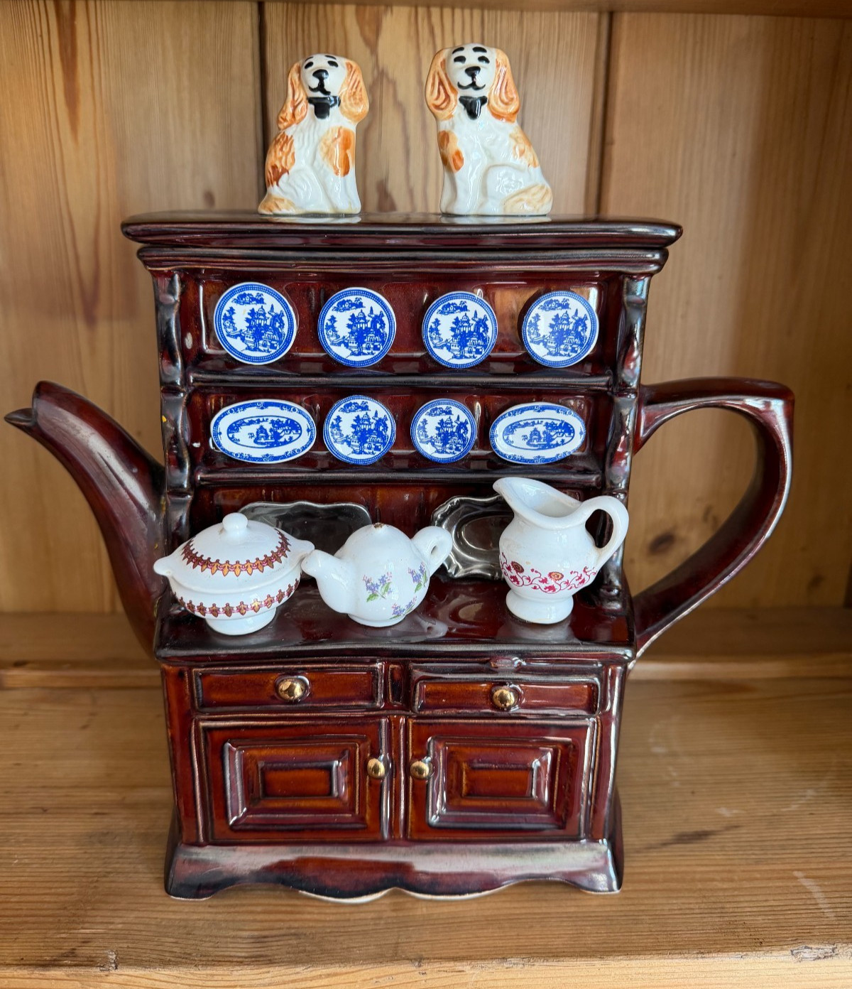 Swineside TEAPOTTERY Vintage Welsh Dresser Style Teapot England - Decorative