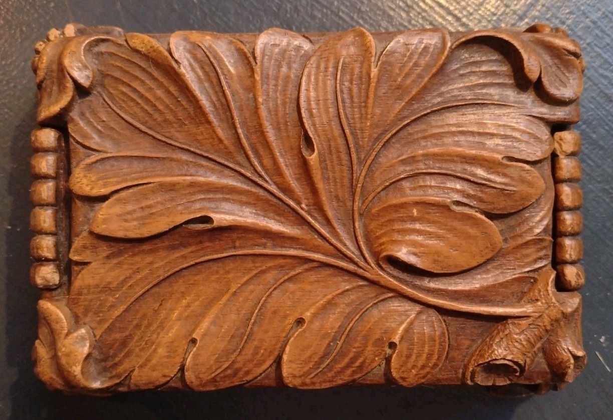 Vintage 20\'s-30\'s Art Deco Syroco Woods Leaf & Twig Cigarette Box