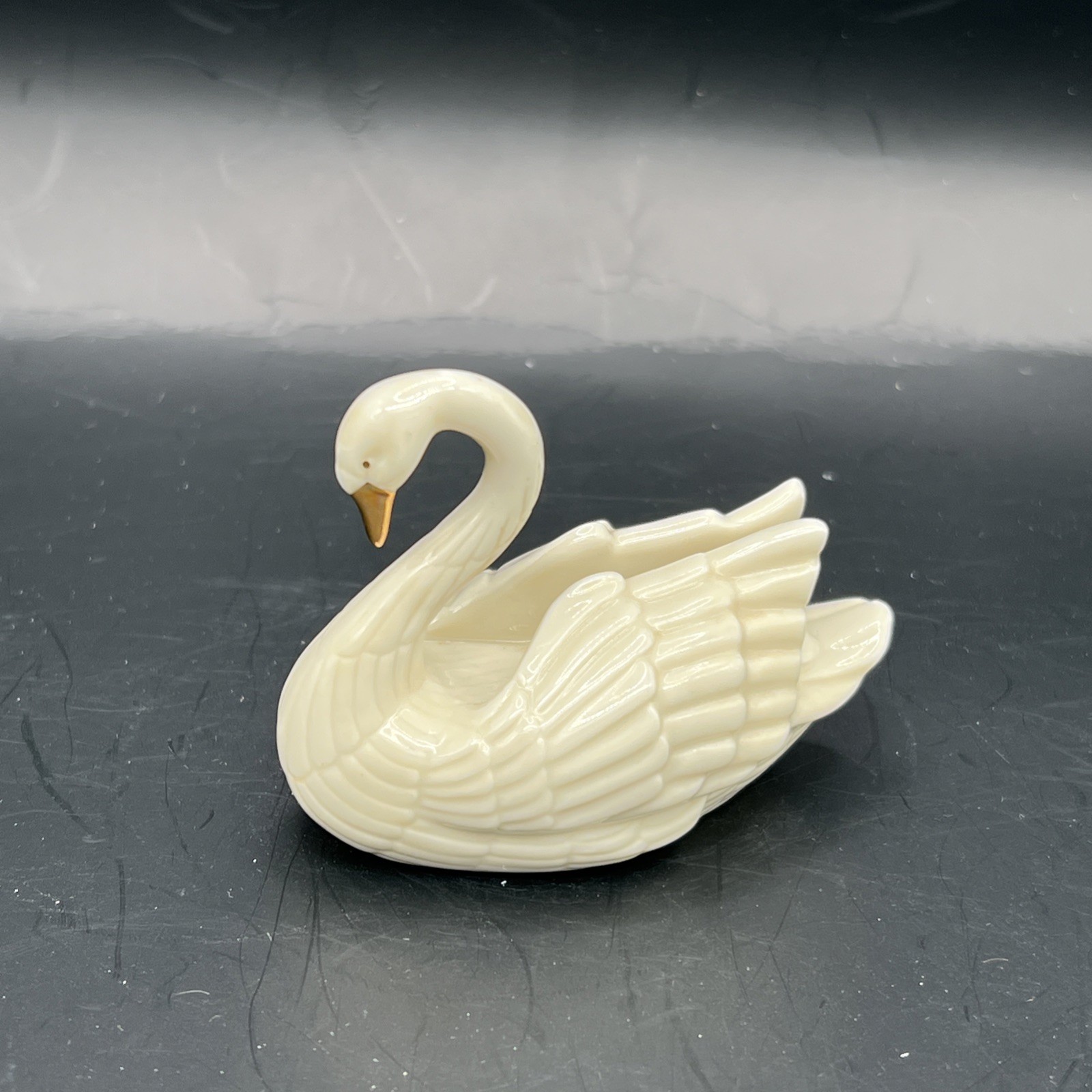 Lenox  Porcelain Place Card Holder/Cake Topper Swan Figurine 24k Gold Accents