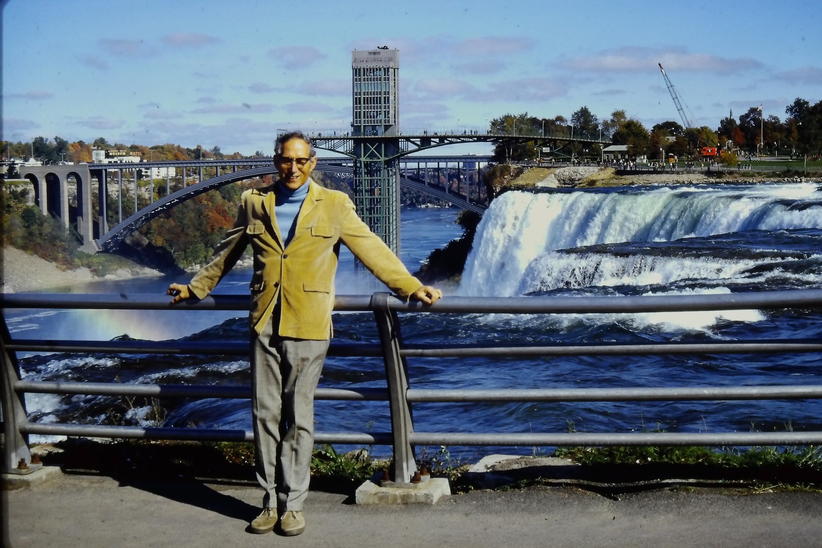 c1960\'s 35mm Slide Niagara Falls Skylon Tower Rainbow Bridge Canada American