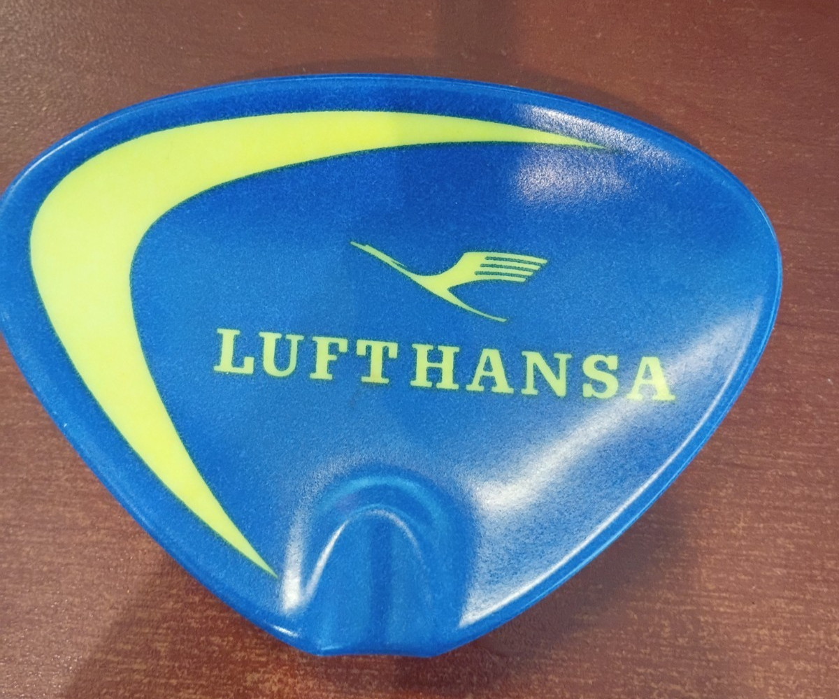 VINTAGE LUFTHANSA GERMANY AIRLINE PLASTIC POCKET ASHTRAY BLUE & YELLOW TRIANGLE