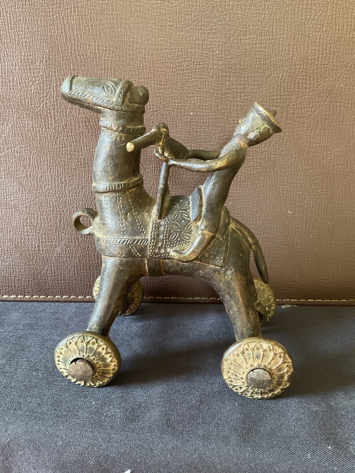 ANTIQUE SOLID BRASS MADE IN INDIA 1800s HORSE RIDER & RIFE  DETAILED NAT PATINA