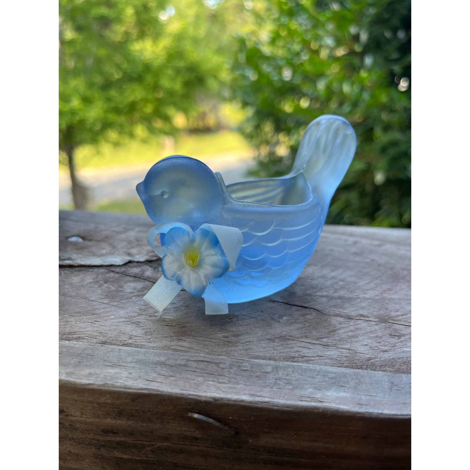 Vintage Frosted Blue Satin Glass Bluebird Figurine Dish Flower Taiwan 2.5 inch