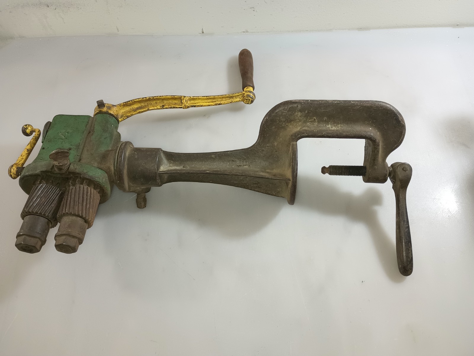 Vintage Packham #4 Sheet Metal Crimper Bead Roller Tool Hand Crank Clamp