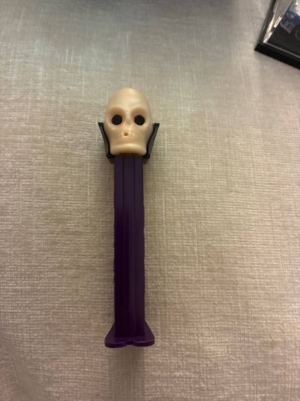 Vintage Dr. Skull Skeleton PEZ Dispenser Purple Halloween Slovenia