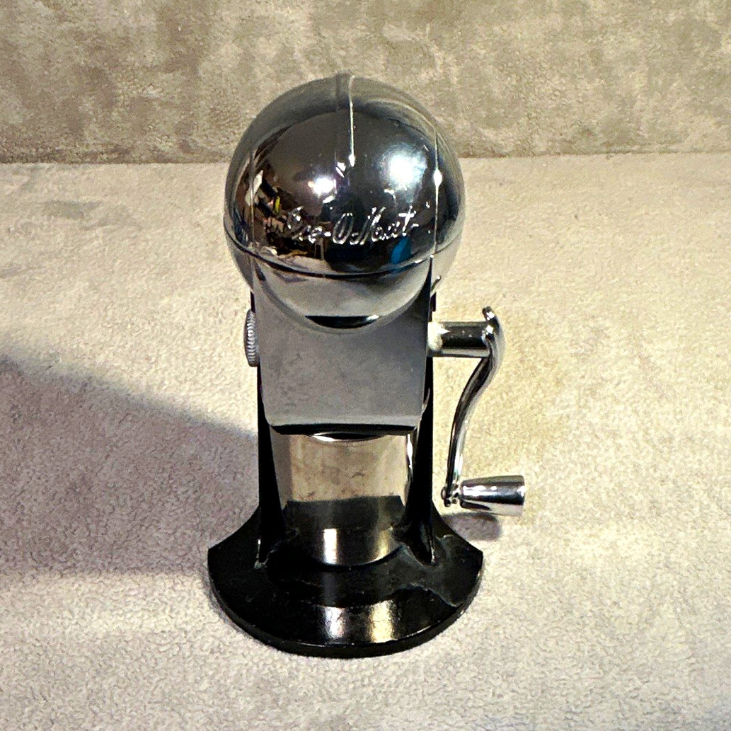 Metrokane Ice-O-Matic Manual Vintage/Retro Ice Crusher, Black/Silver, Metal Cup