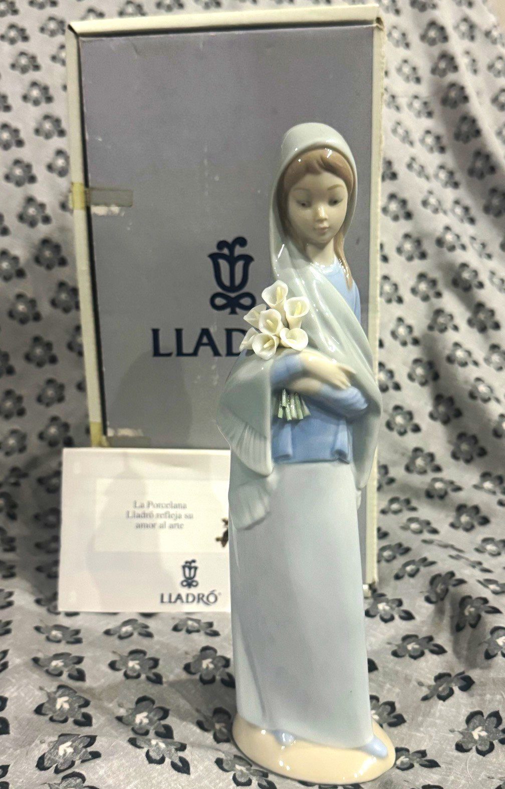 MINT Lladro Girl with Calla Lilies Figurine 4650 RETIRED Glossy Box & Booklet