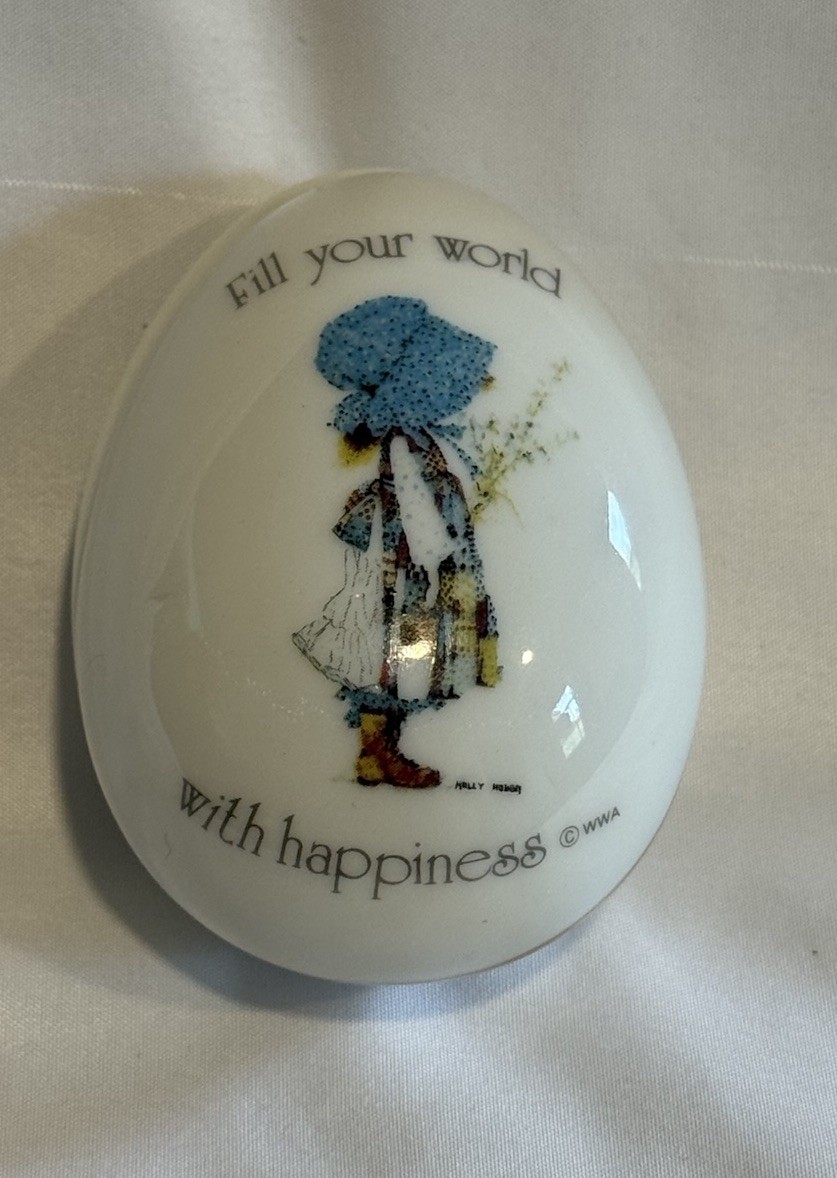 Vintage 1978 Holly Hobby Trinket Box -“Fill Your World With Happiness”