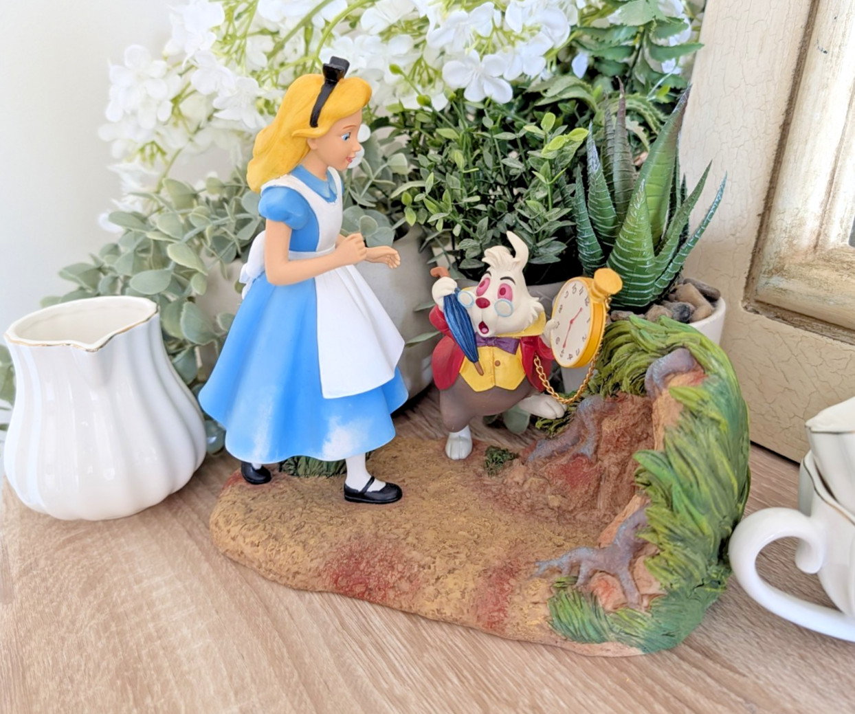 Disney Enchanting Collection Mr Rabbit Wait Figurine Alice In Wonderland A29032