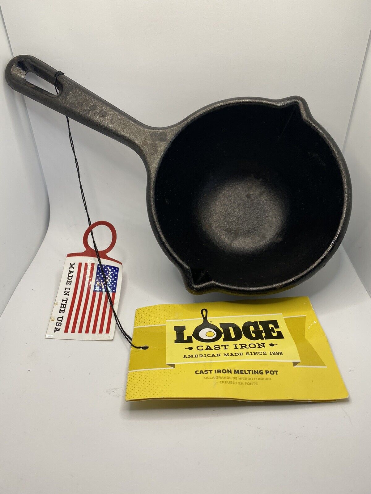 Lodge Logic Cast Iron Melting Pot Pre Seasoned 15 Ounce NWT New Pot Cooking
