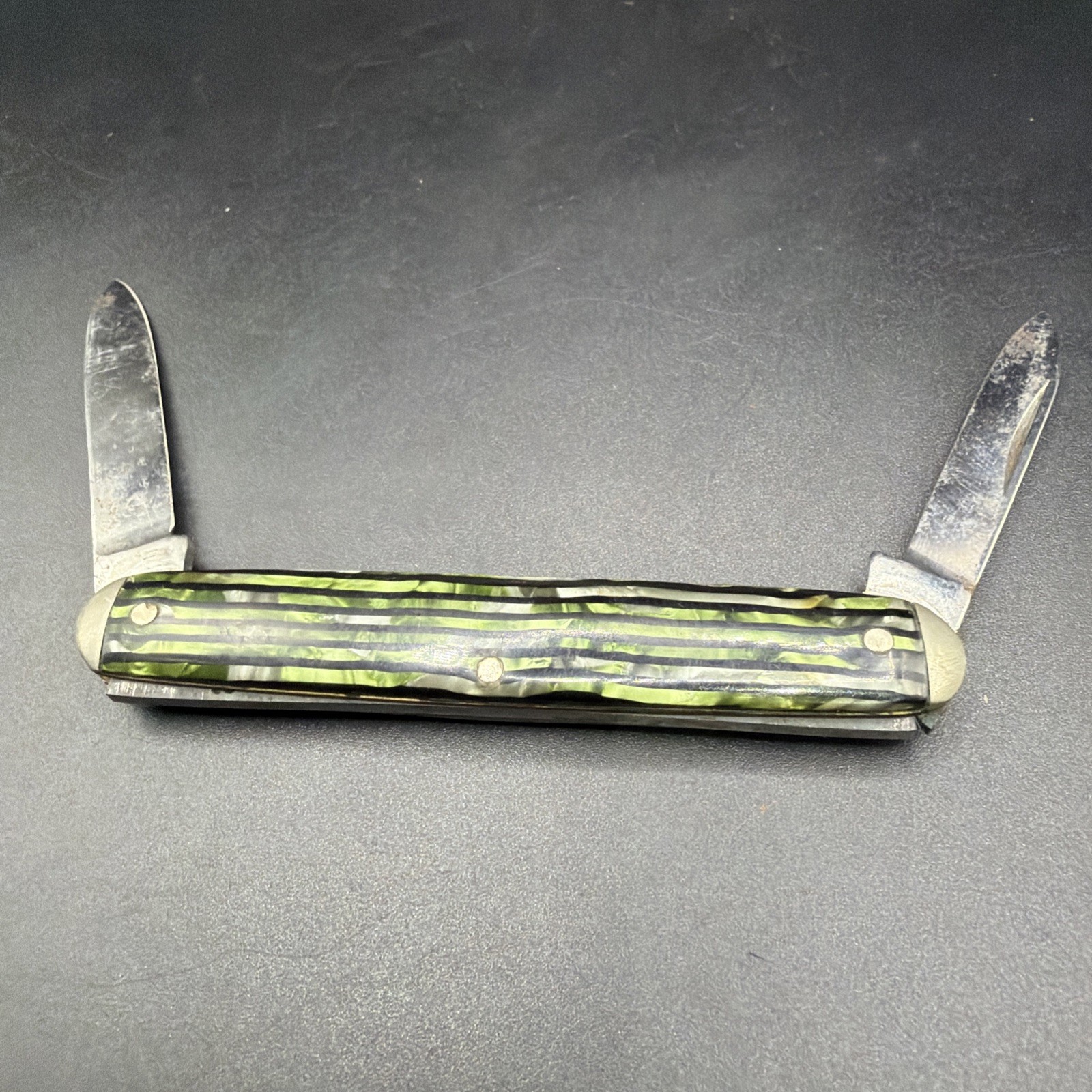 Vintage Kingston USA 2 Blade Pocket Knife Green Candy Stripe Celluloid Unused