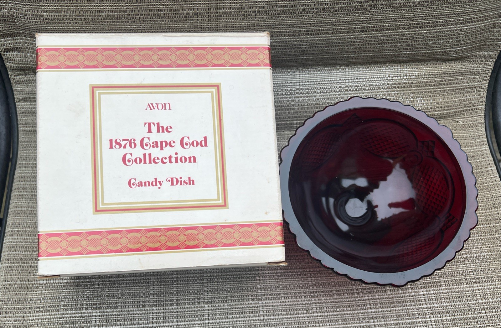 Avon Ruby Red Glass 1876 Cape Cod Pedestal Candy Dish Bowl With Original Box Avon Ruby Red Glass 1876 Cape Cod Pedestal Candy Dish Bowl With Original Box