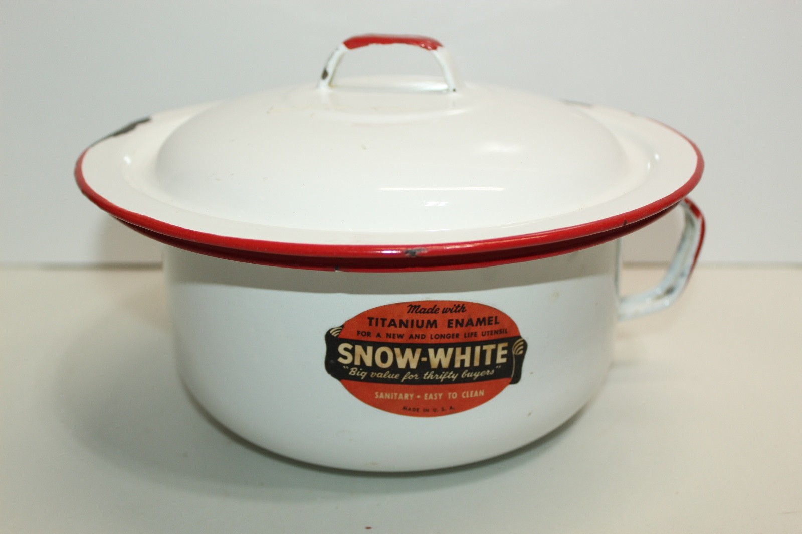 Vintage White & Red Snow-White Titanium Enamel Sauce Pan with Lid