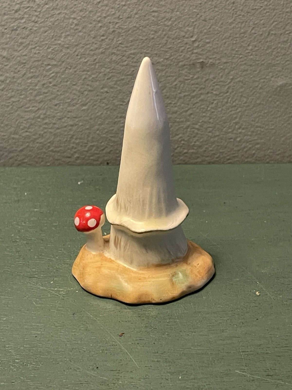 vintage rare leftons japan 4802 pedestal with mushroom for elf figure ceramic