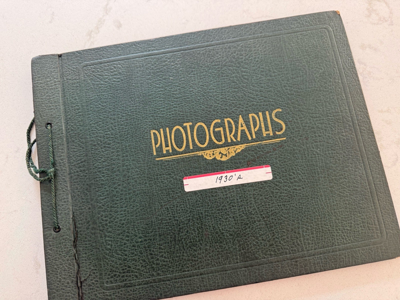 VINTAGE PHOTO ALBUM FOUND SNAPSHOTS 1930s Life 100+ Fun Images