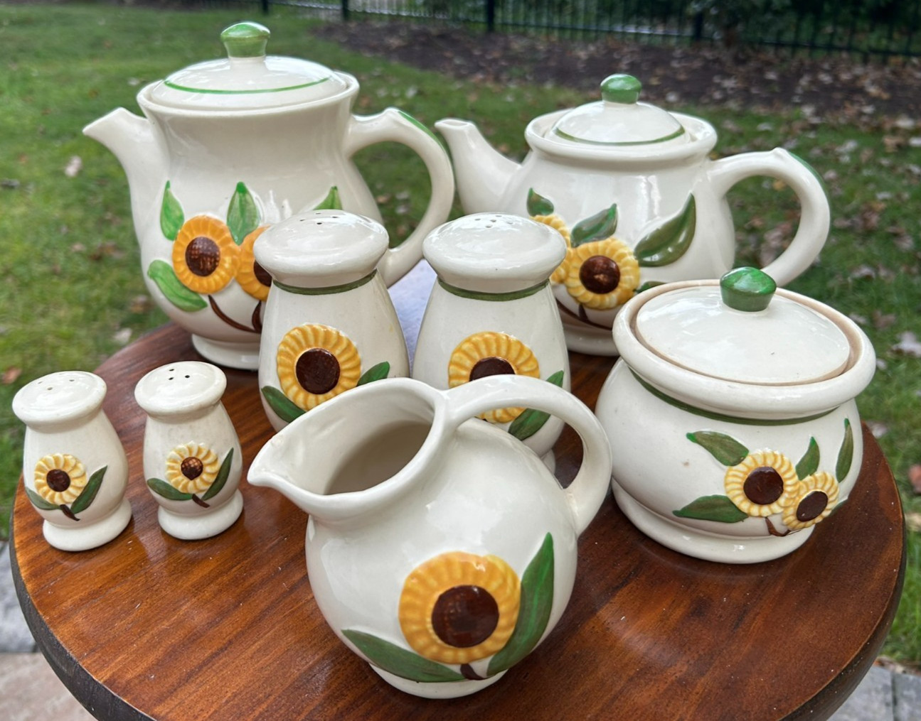 Vintage Shawnee Sunflower Collection includes eight pieces Vintage Shawnee Sunflower Collection includes eight pieces