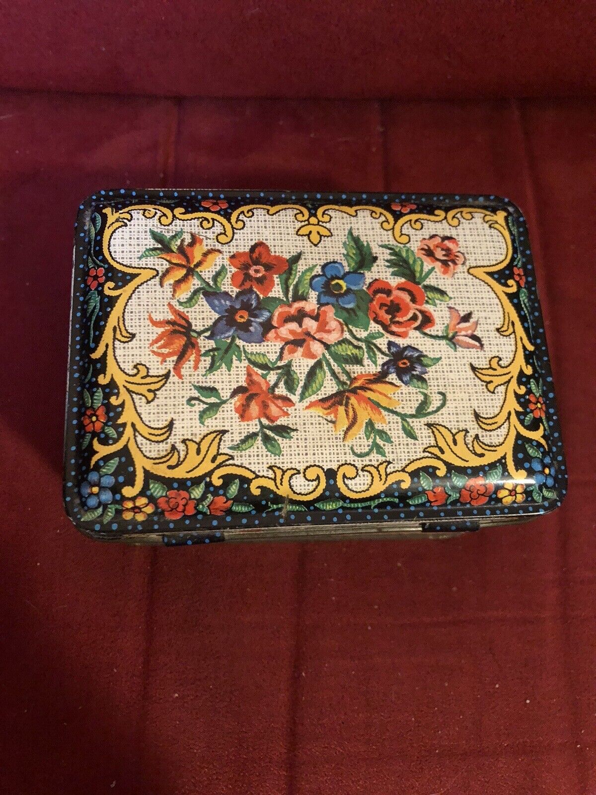 Vintage DAHER Decorative Tin w Hinged Lid Floral Pattern Design Made in ENGLAND