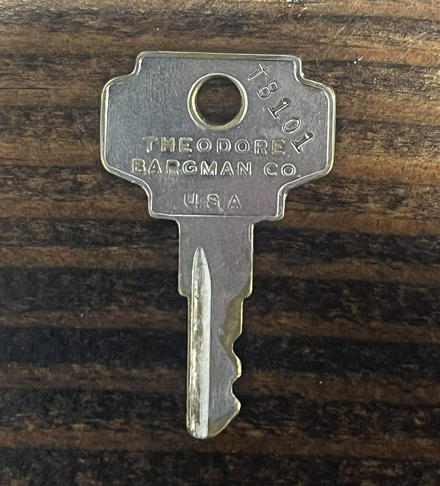Vintage Theodore Bargman Co ‘B’ USA Key 
