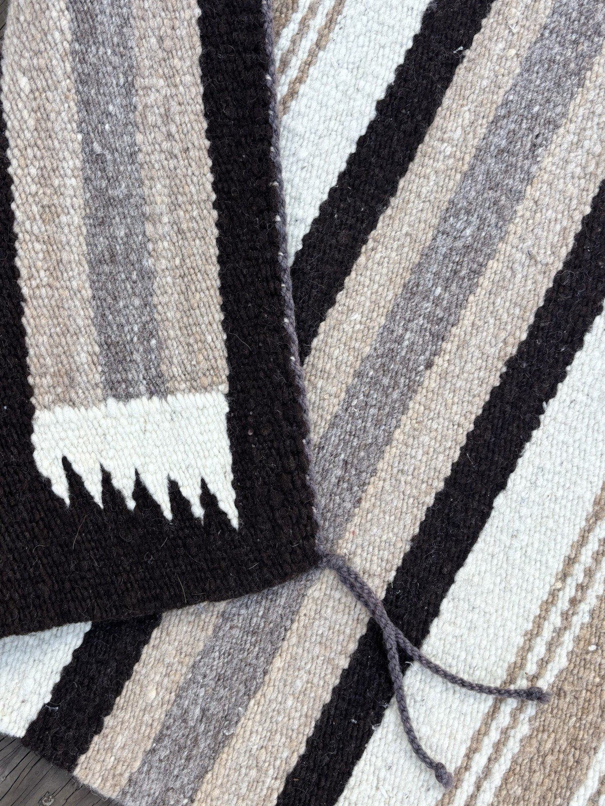 Vintage Navajo Rug Serrated Diamond Runner - Mid-20th Century 62\