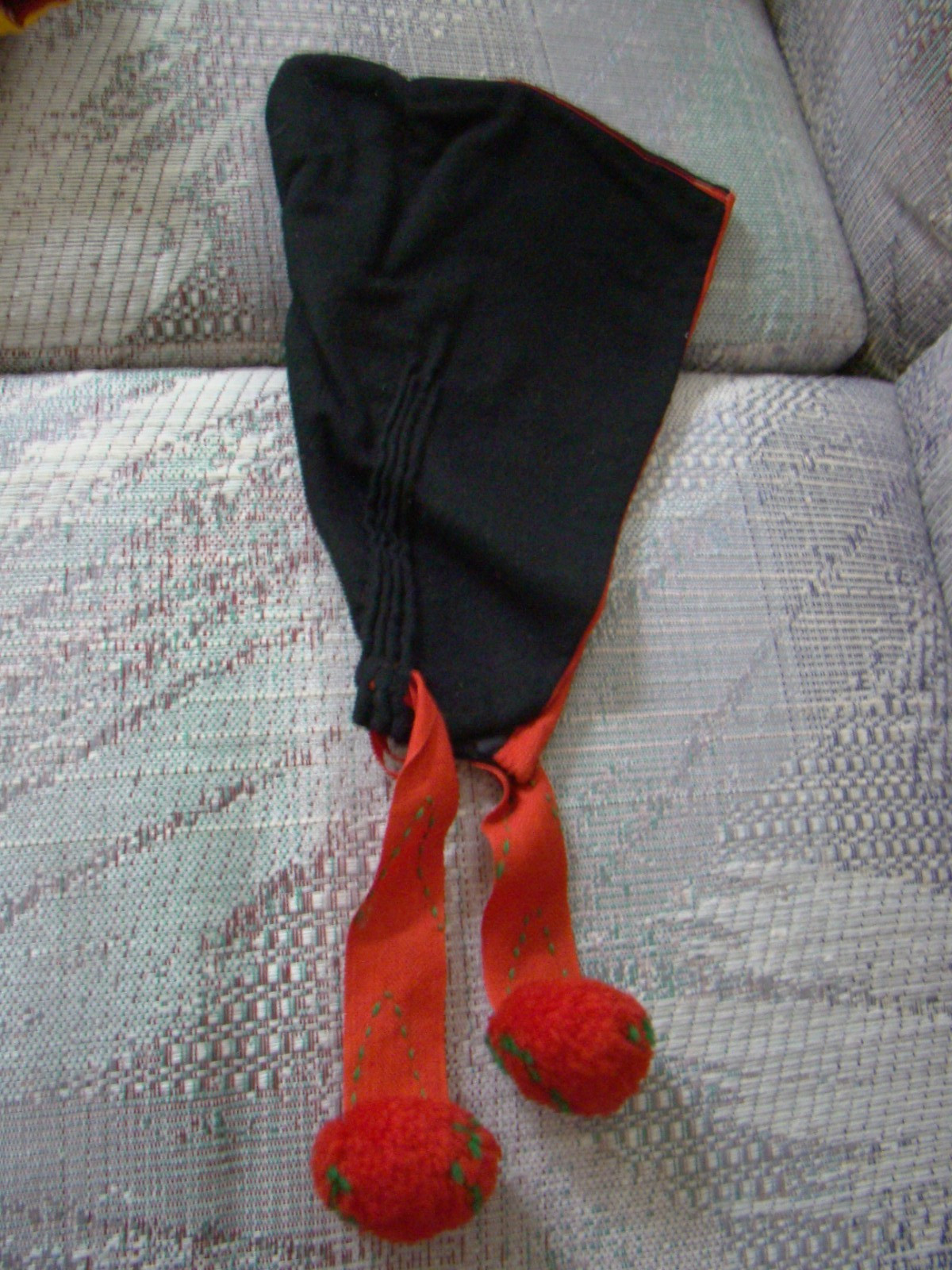 Swedish authentic black Rattvik Dalarna wool folk costume cap with red pom poms