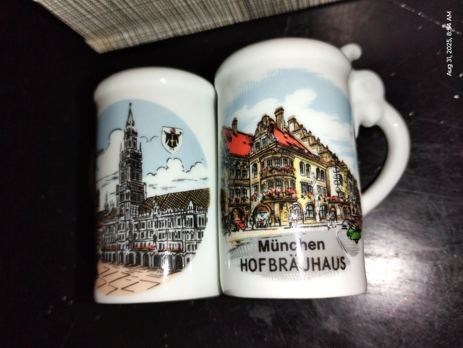 NEWGermany,MUNCHEN  CUTE GERMAN small Beer Stein,Salt & Pepper Souvenir,Gift