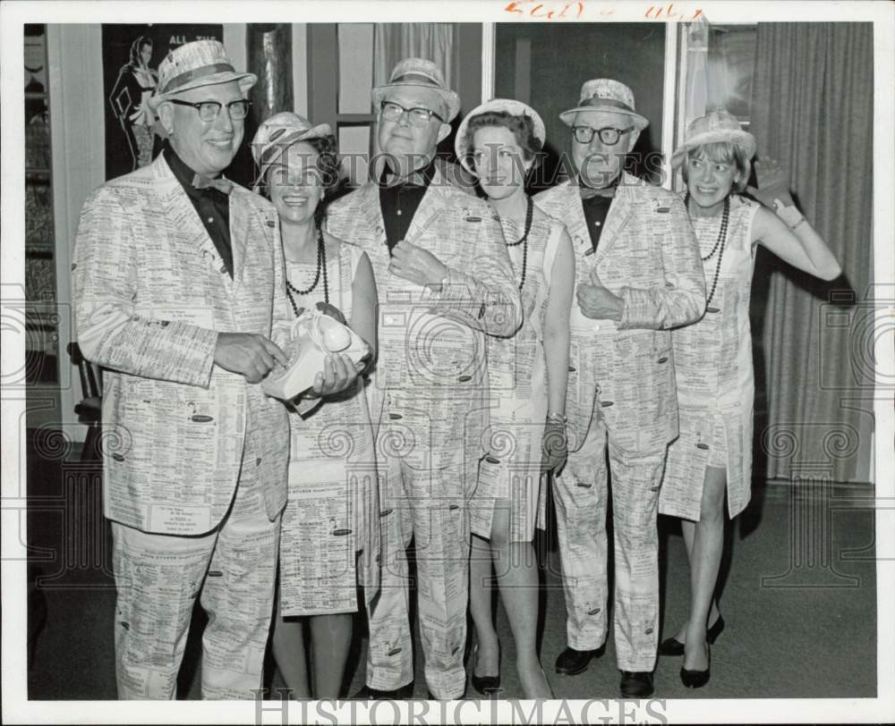 1965 Press Photo Mr. and Mrs. Charles Walgreen and guests in costume - lra59043