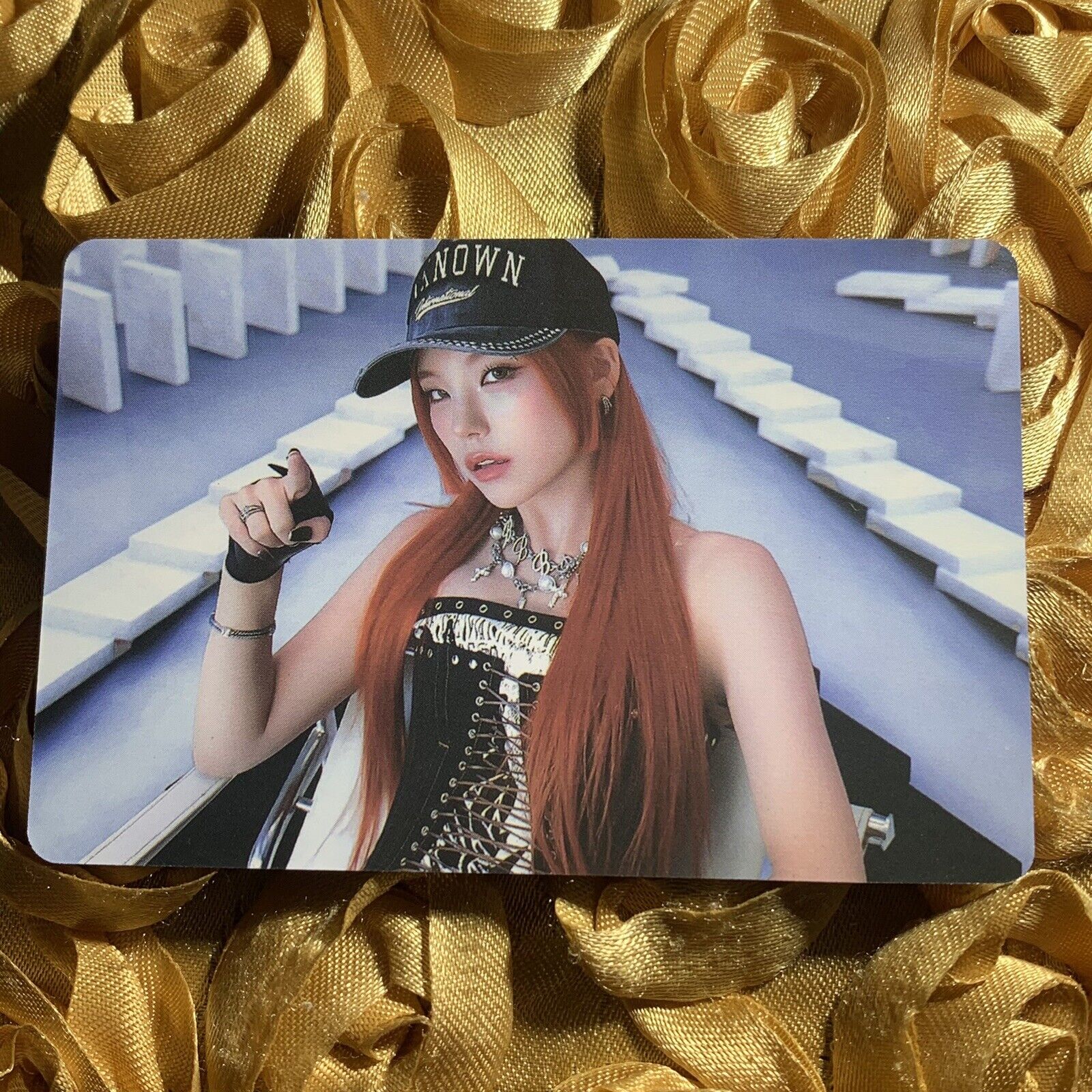 YEJI ITZY UNTOUCHABLE Edition Celeb K-POP Girl Photo Card Black Cap 2