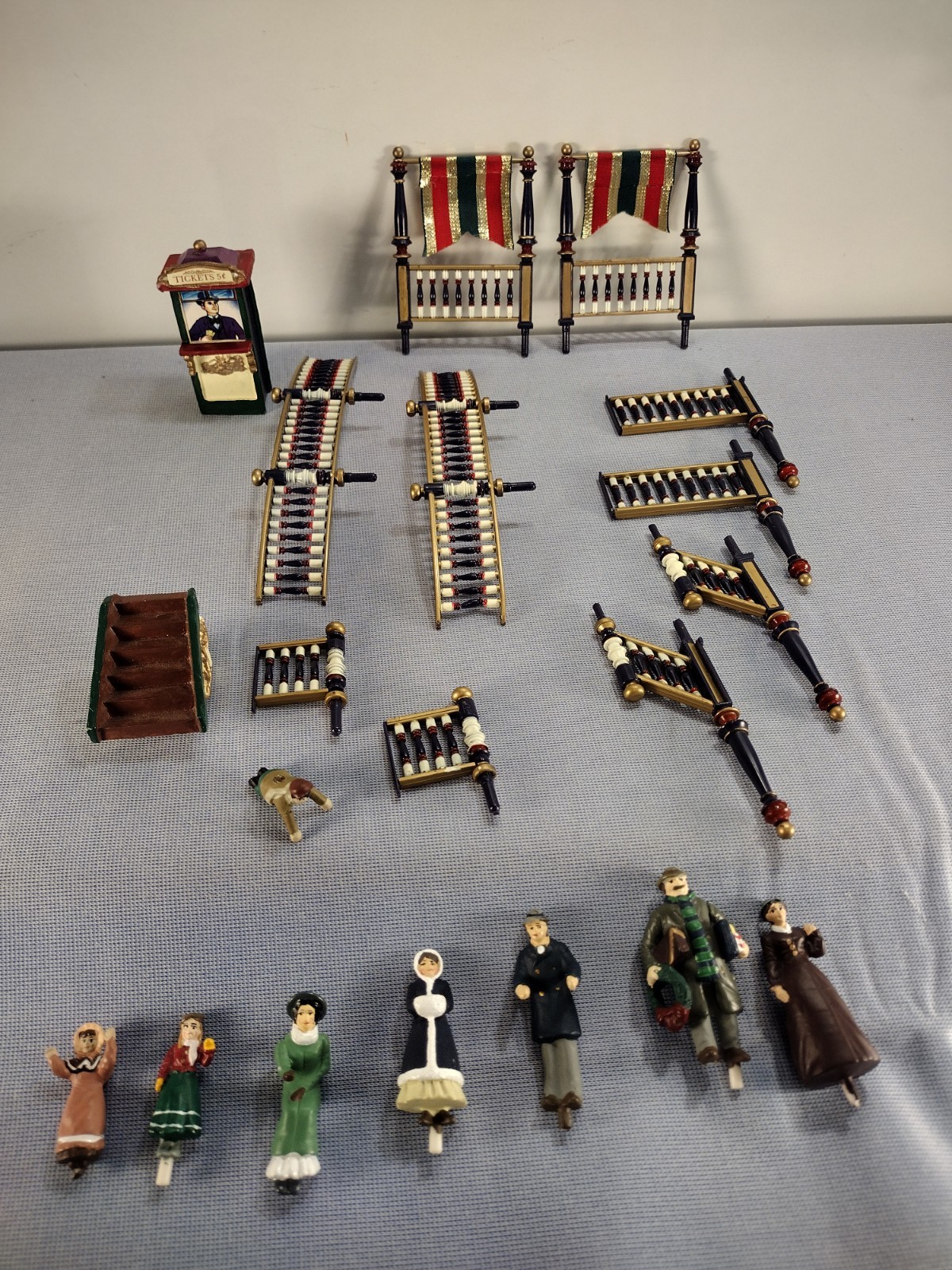 PARTS LOT OF 20 ITEMS for Mr. Christmas / Gold Label Holiday around the Carousel PARTS LOT OF 20 ITEMS for Mr. Christmas / Gold Label Holiday around the Carousel