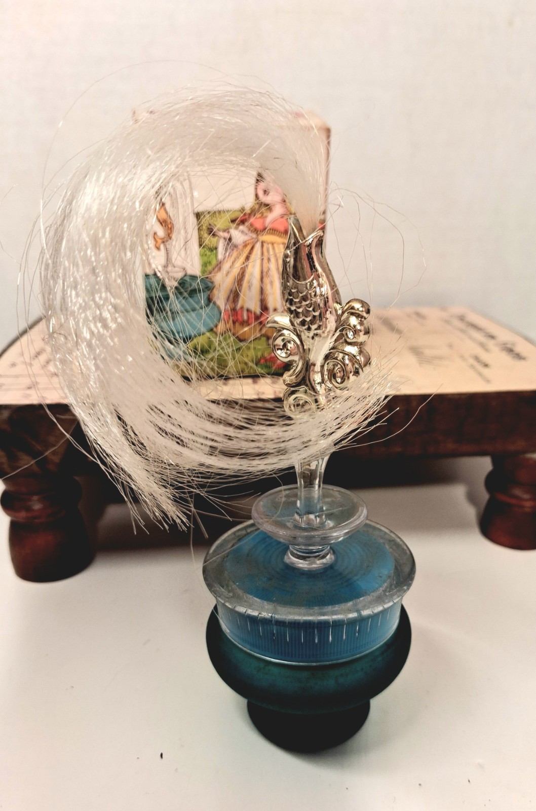 Vintage 70s Avon Her Prettiness Royal Fountain Cream Sachet Set in Box Complete Vintage 70s Avon Her Prettiness Royal Fountain Cream Sachet Set in Box Complete