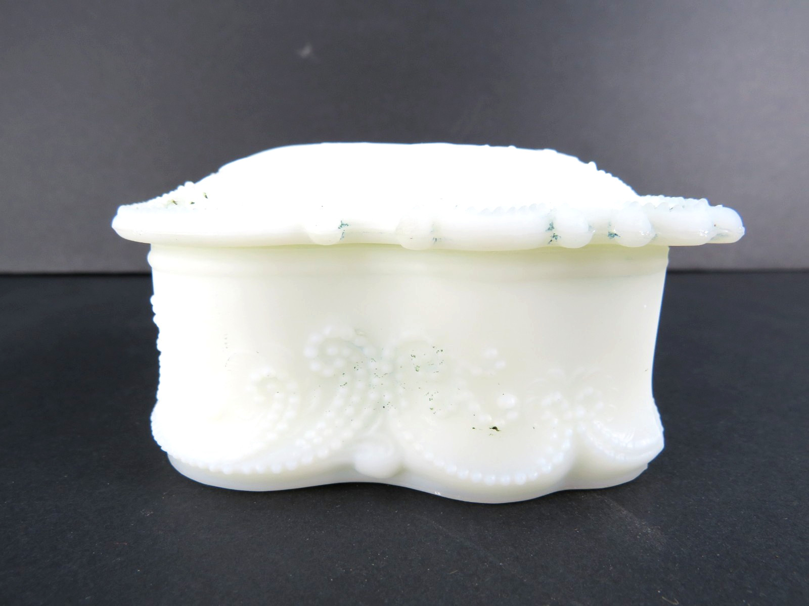 Vintage Dithridge Opaline Milk Glass Dresser Powder Trinket Box 4.75