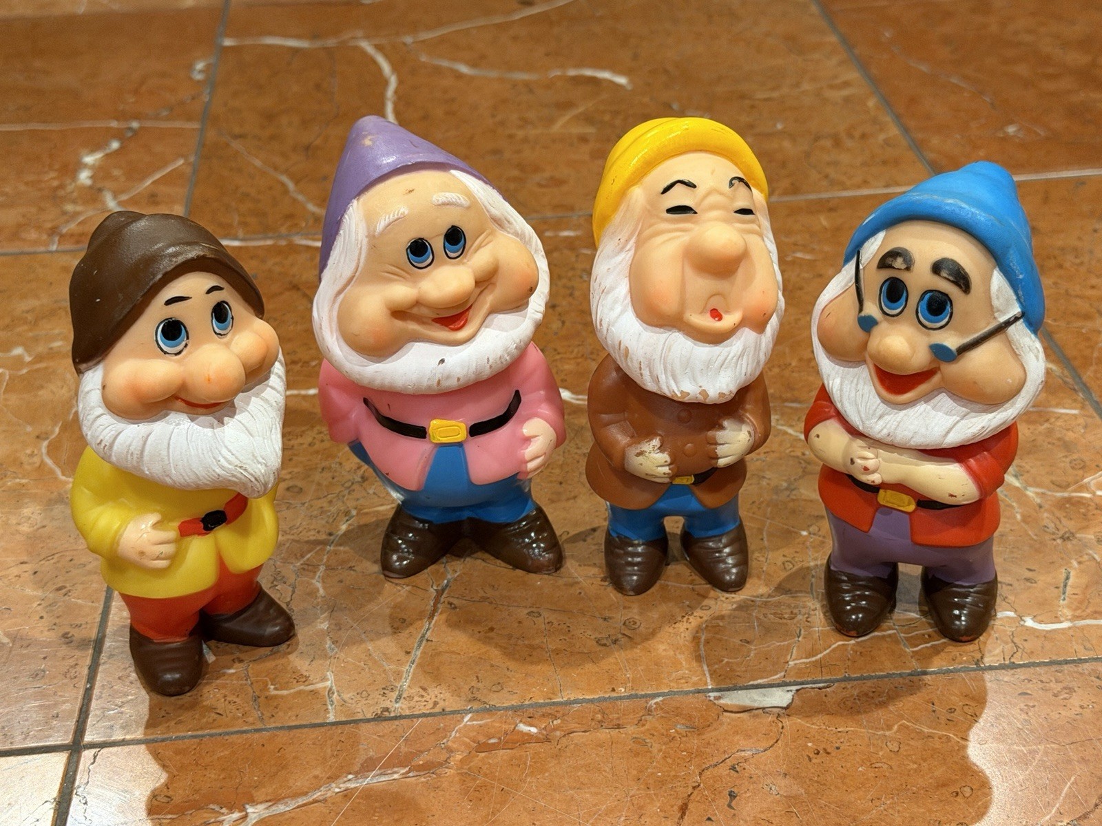 WALT DISNEY PRODUCTIONS VINTAGE RUBBER SQUEAKY BATH SNOW WHITE DWARFS TOYS LOT 4