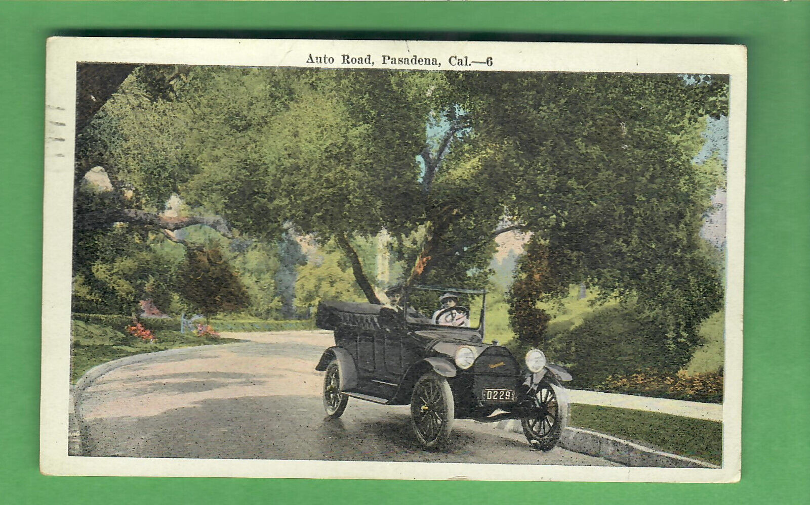 1924 ANTIQUE POSTCARD - CAR ON AUTO ROAD THROUGH PASADENA CALIFORNIA POSTED
